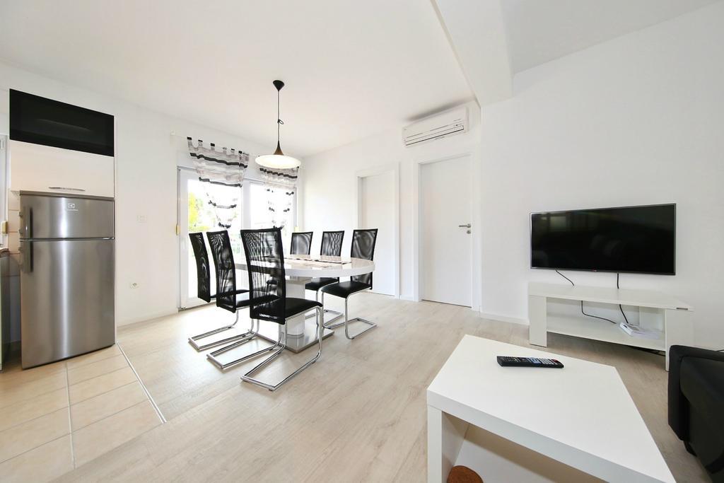 Apartments Matkovic スベティ・フィリップ・イ・ヤコブ エクステリア 写真